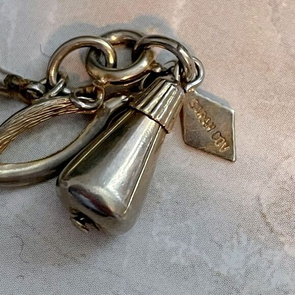 Vintage 1970’s Sarah Coventry Signed Gold Tone Bracelet - Picture 2 of 4